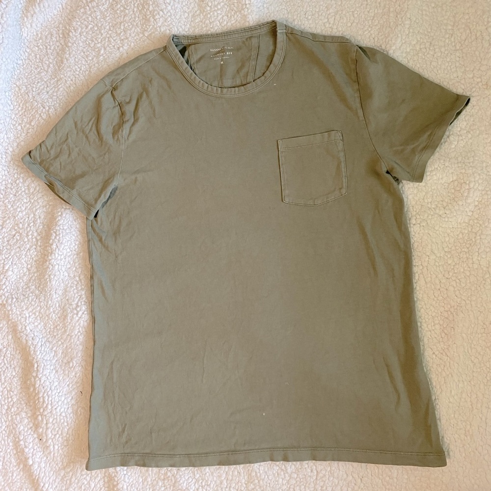 Mens Banana Republic green t-shirt